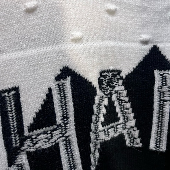 Chanel Coco beautiful Christmas sweater 😍 - Picture 4 of 16